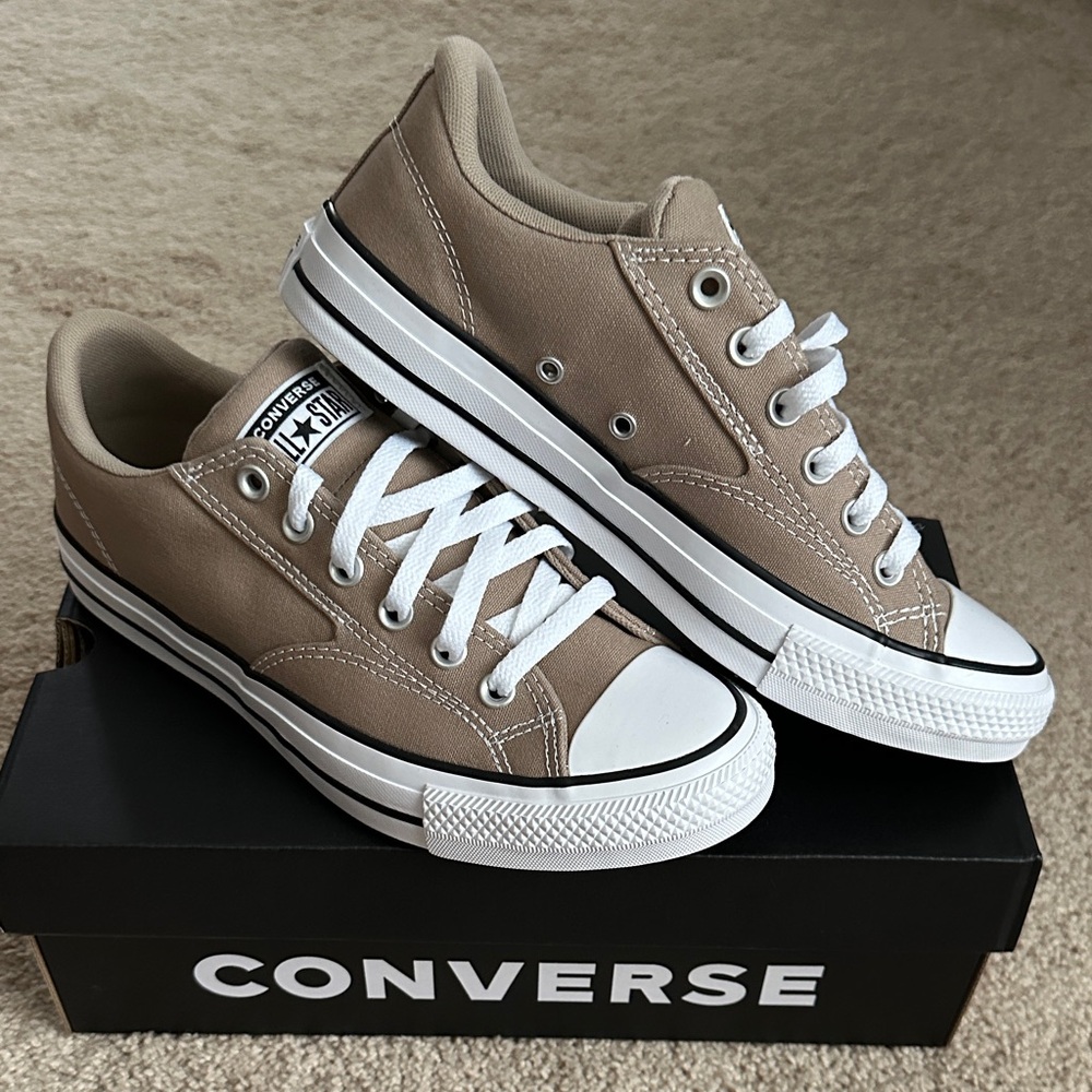 Converse Chuck Taylor All Star Ox Malden Street
Unisex- Vintage Cargo/White/Blk
